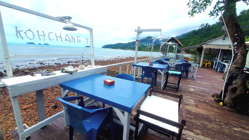 Kohchang 7 seaview bungalow