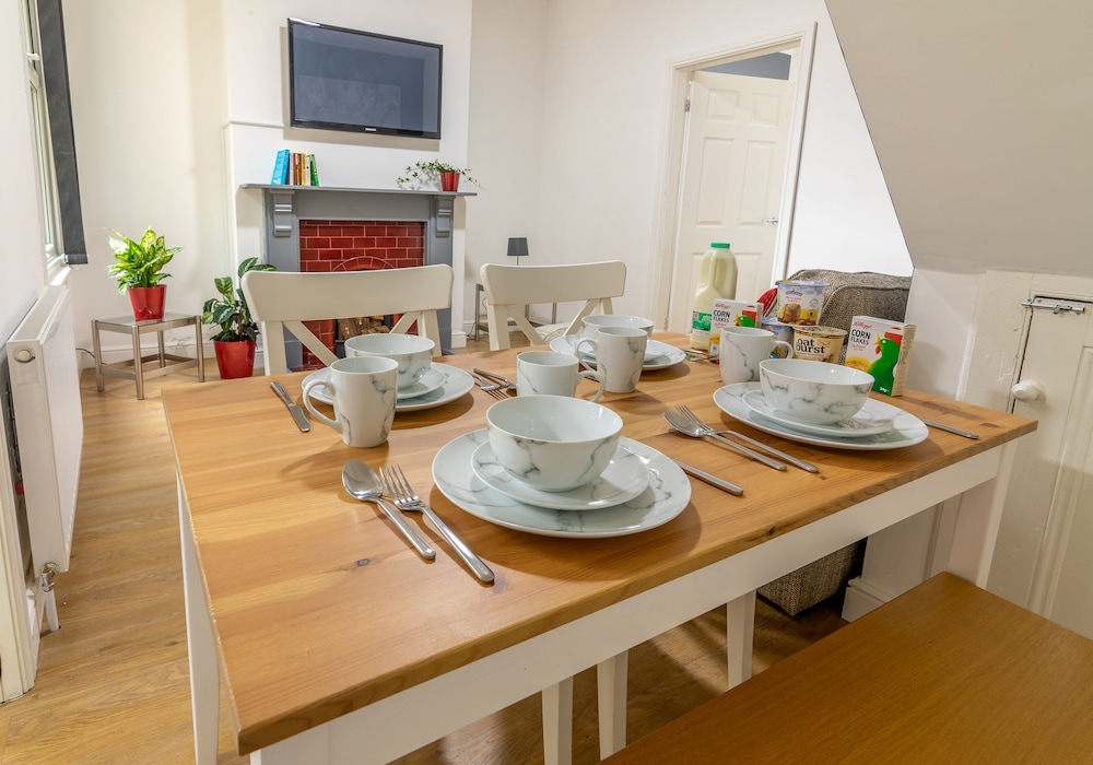 Platform Fishing Quarter Apartments view 4