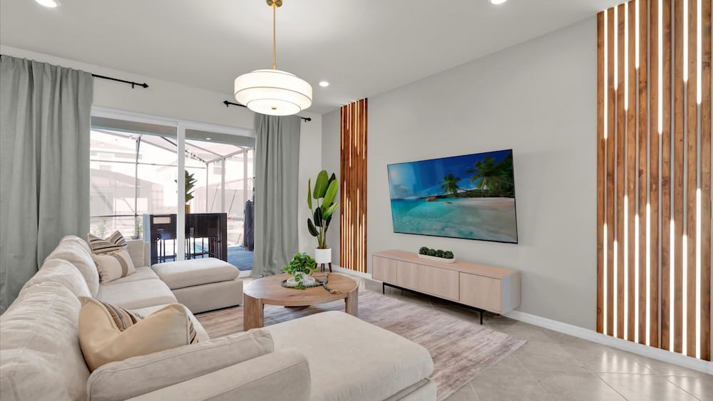 Upstay Family Home w Cinema Pool BBQ Clermont