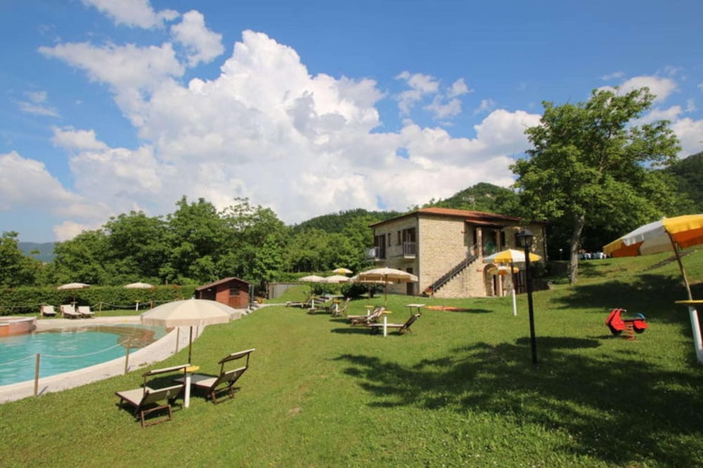 Apartment in Marche Near Urbino and Pool