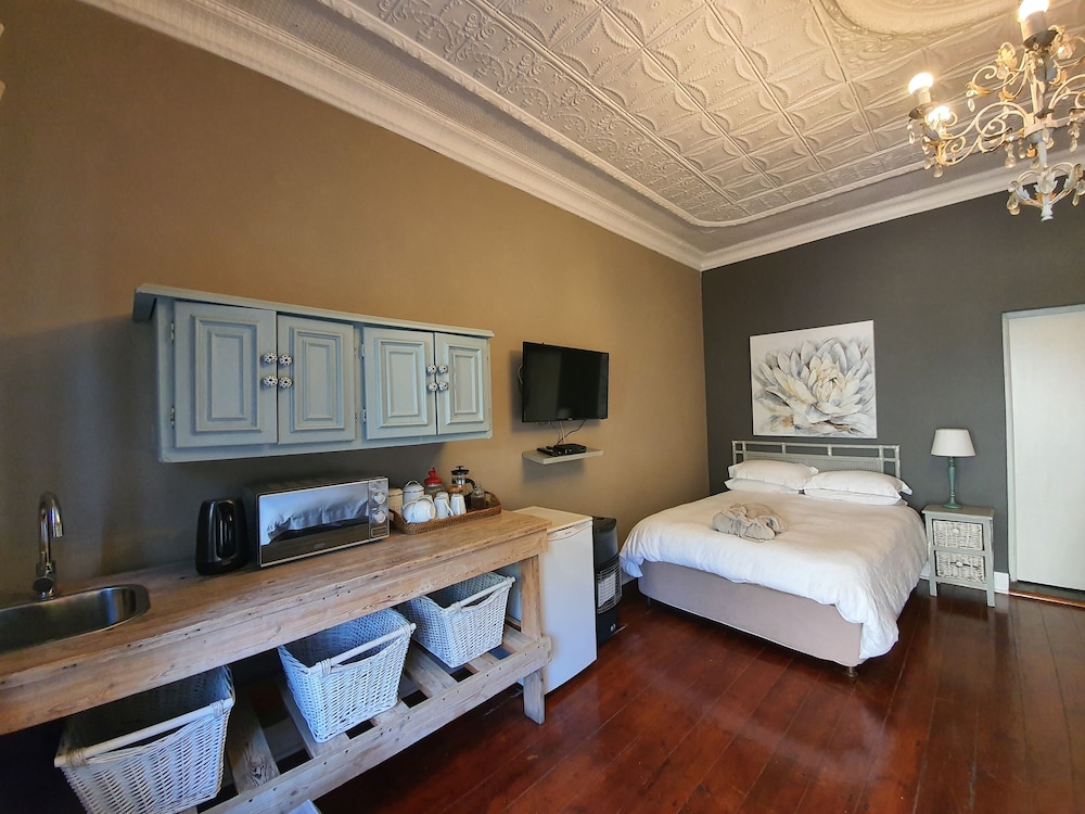 Waterhouse Guest Lodges 236/230 Bourke Street