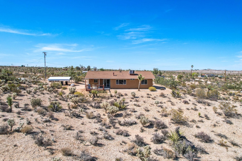 Western Oasis Corral