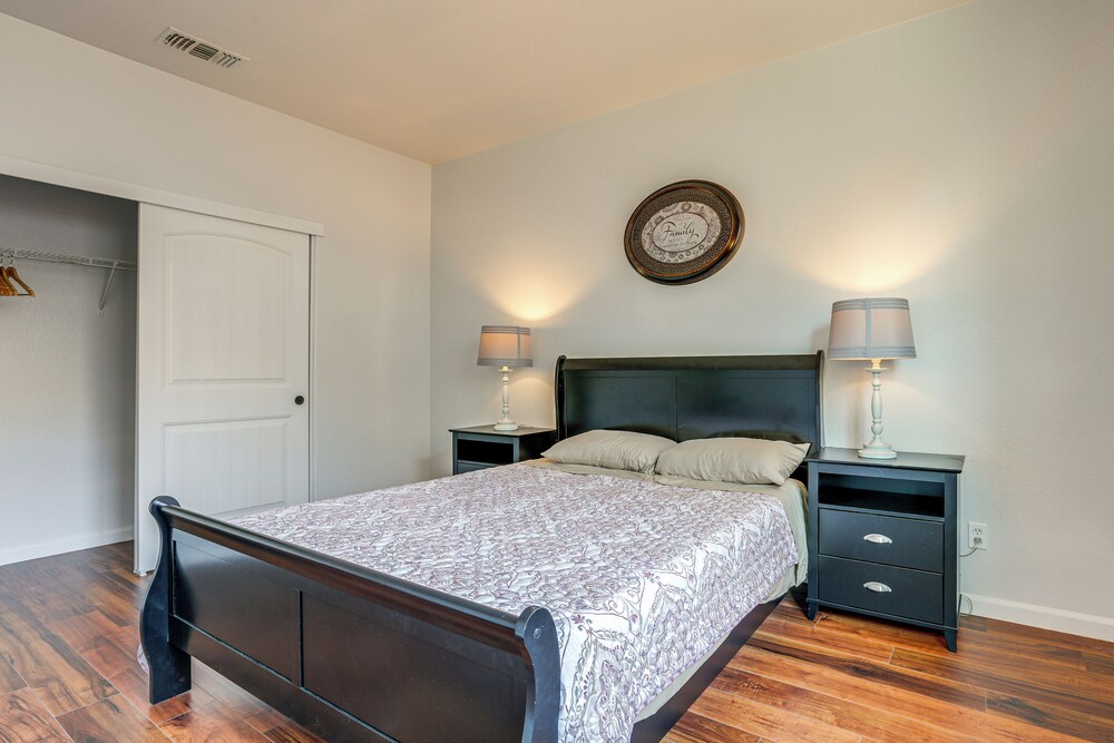 7 Mi to Dtwn: Home w/ Fenced Yard in Roseville!