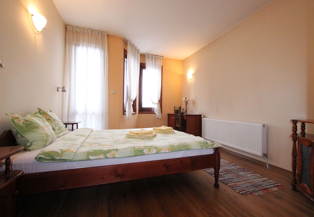Photo 6