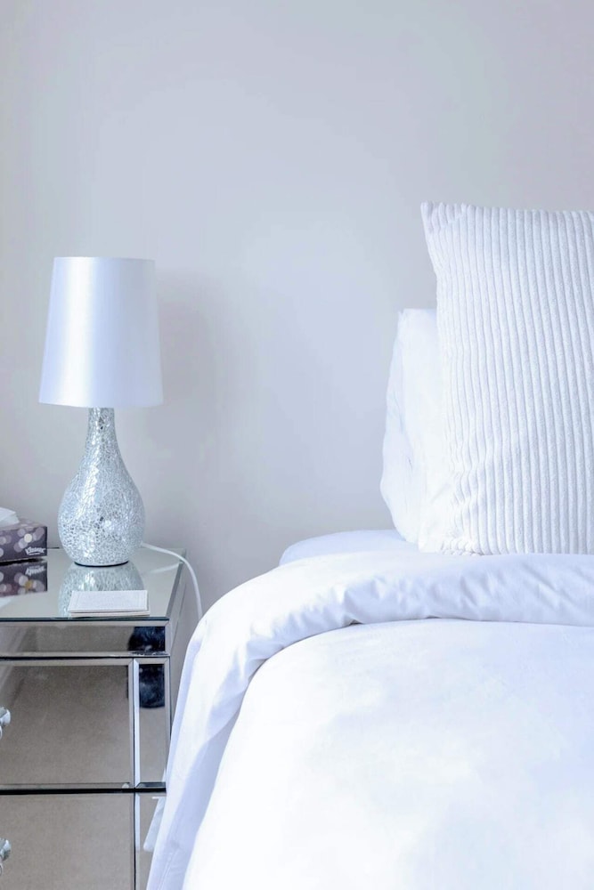 Unique Waterfront 2BD Flat - Rotherhithe