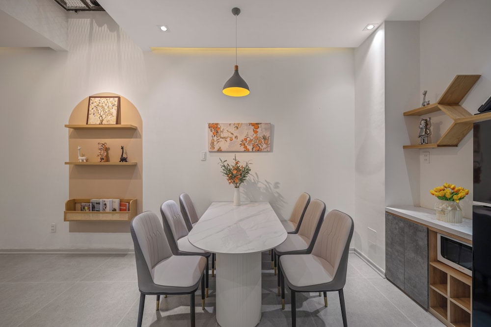 N to M Cozy House