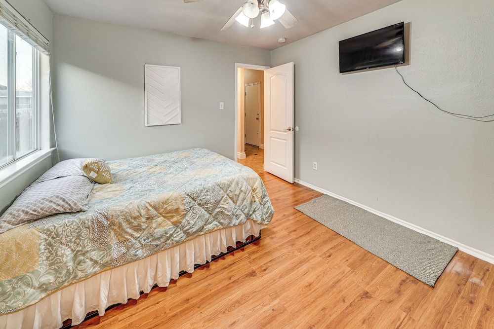 Pool Access & Fenced Yard: San Antonio Family Home