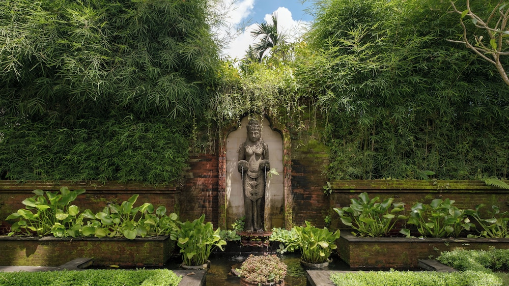 Rumah Melati Estate by Villa Finder