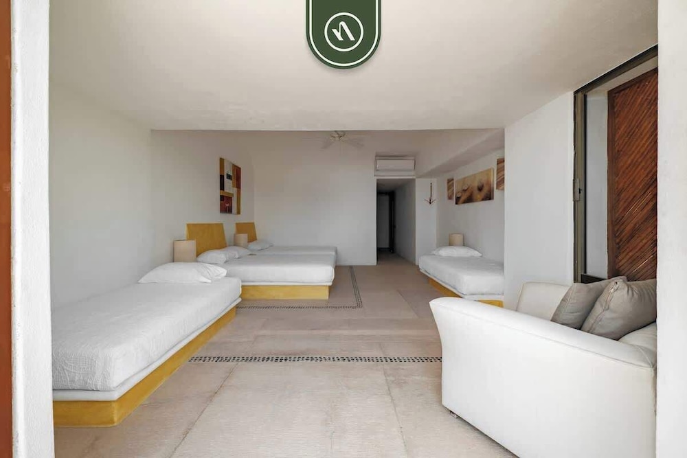 4 BR Penthouse - Breathtaking Views - Private Pool