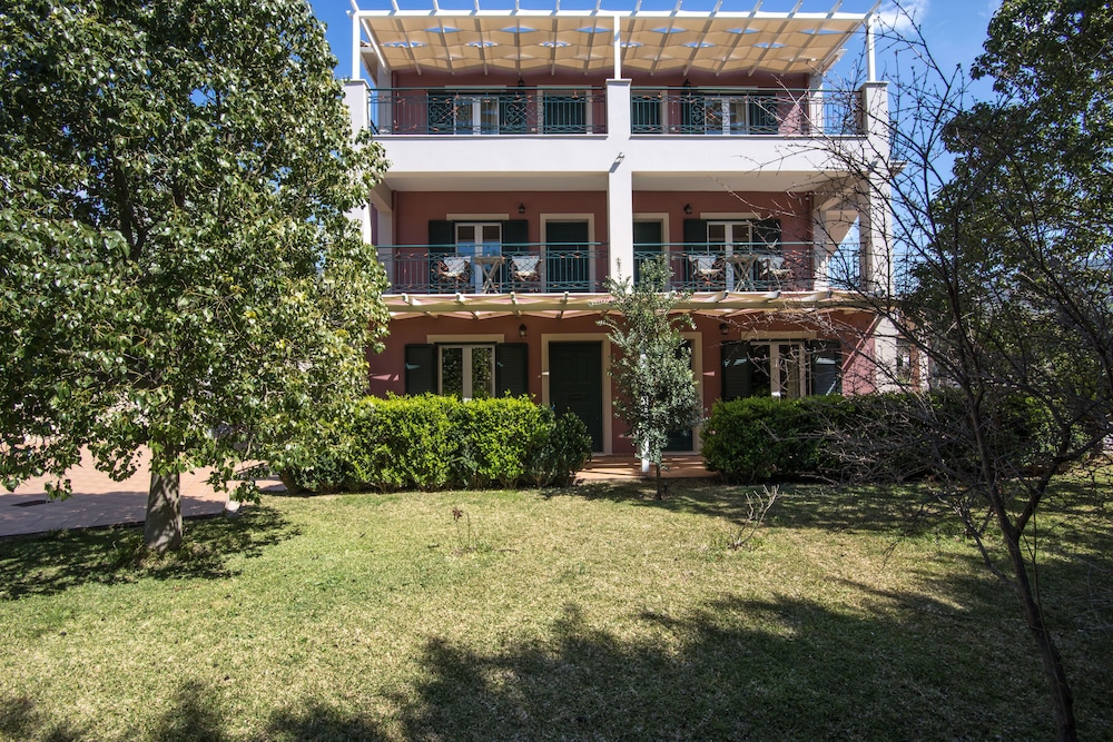 Dina Apartments