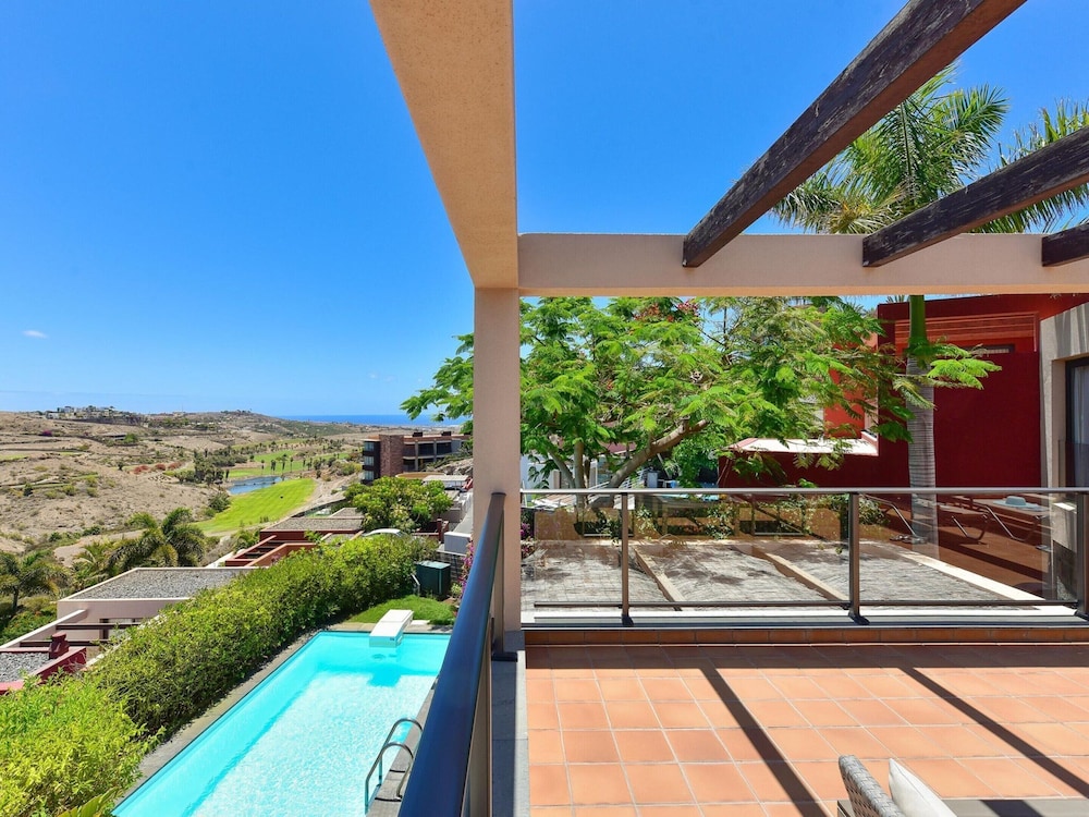 Bungalow With Communal Pool in Playa del Ingles