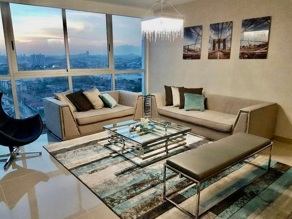 East Tower - Spacious 3 Bed Apt in Costa del Este