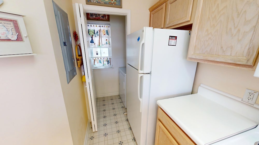 River Oaks 7g 2 Bedroom Condo