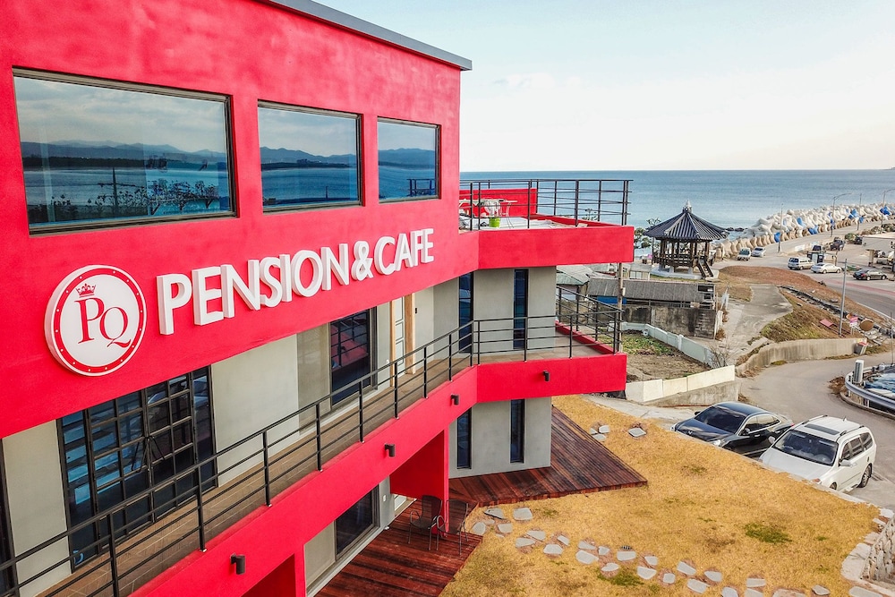 Pretty Queen Pension