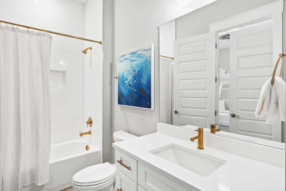 Sea Dweller by Avantstay Rooftop Spa + Gulf View Golf Cart, Pool