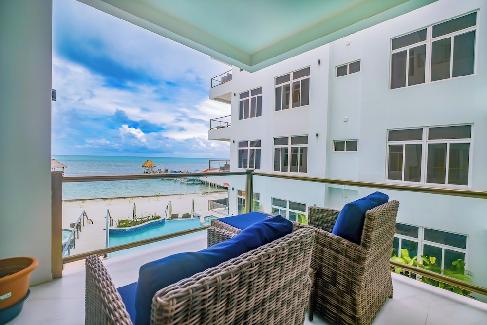 Royal Kahal Beach Resort