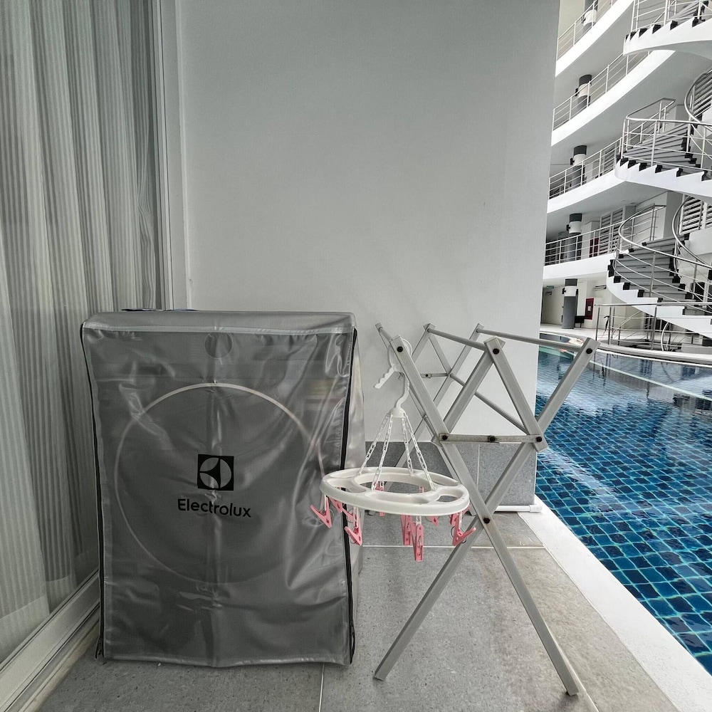 B12 - 2 Bedroom Condo With Pool Access, Karon Beach