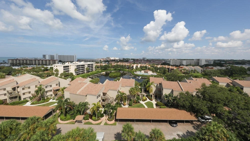 Anchorage Resort 9th Floor 2-Bedroom Condo with Balcony- Gulf Views! Pool, Beach 2 Condo