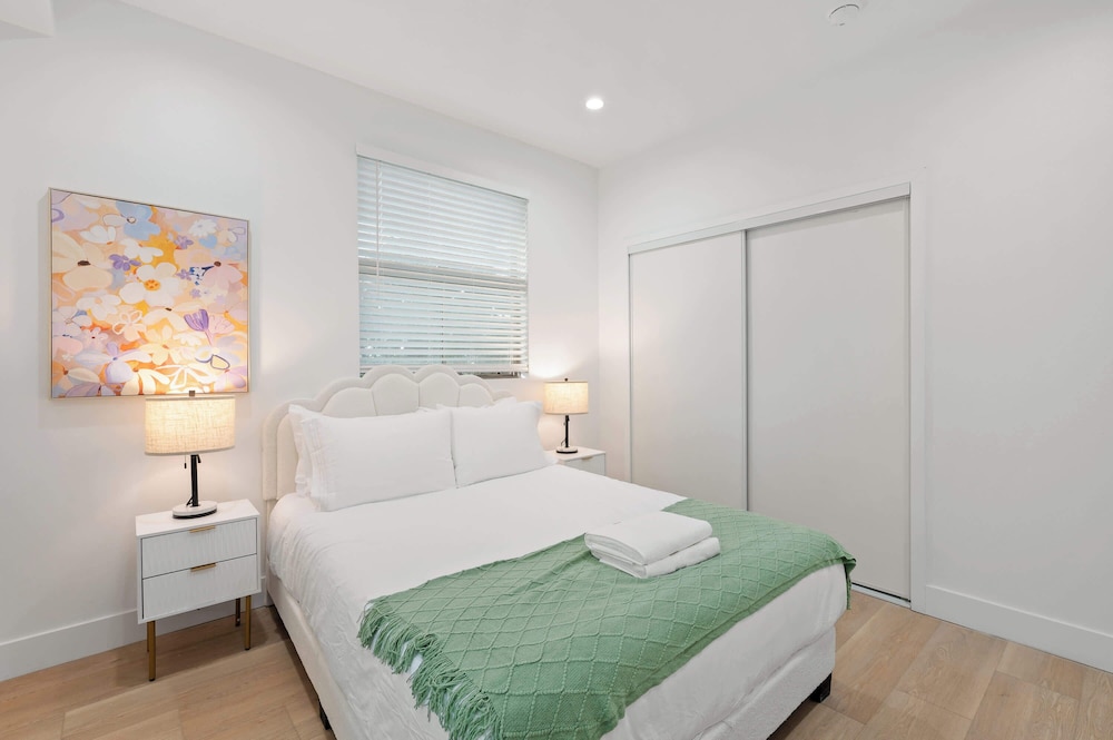 Not Affected by the Fire/modern 5BR Home With Parking, Near LA Attractions #4