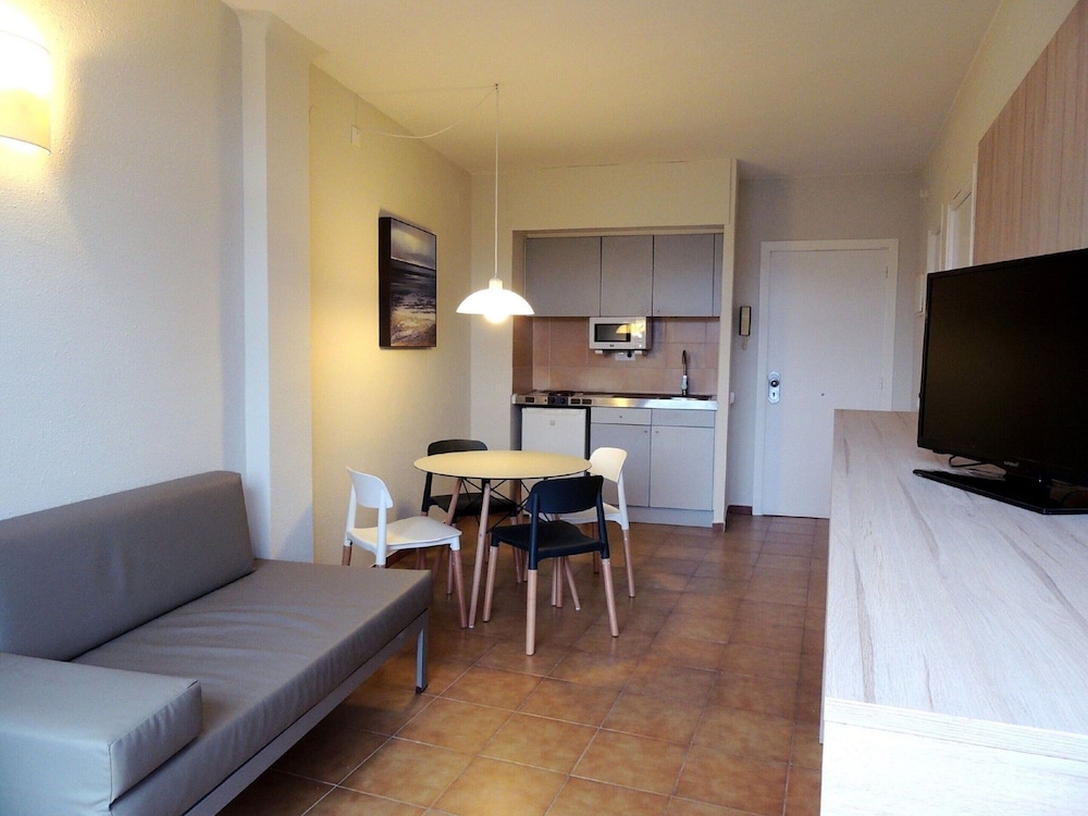 Aparthotel Tossa Park in Tossa de Mar Near Beach