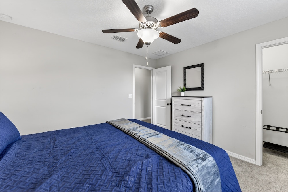 Spacious Getaway Near Apollo Beach 5 Bedroom Home