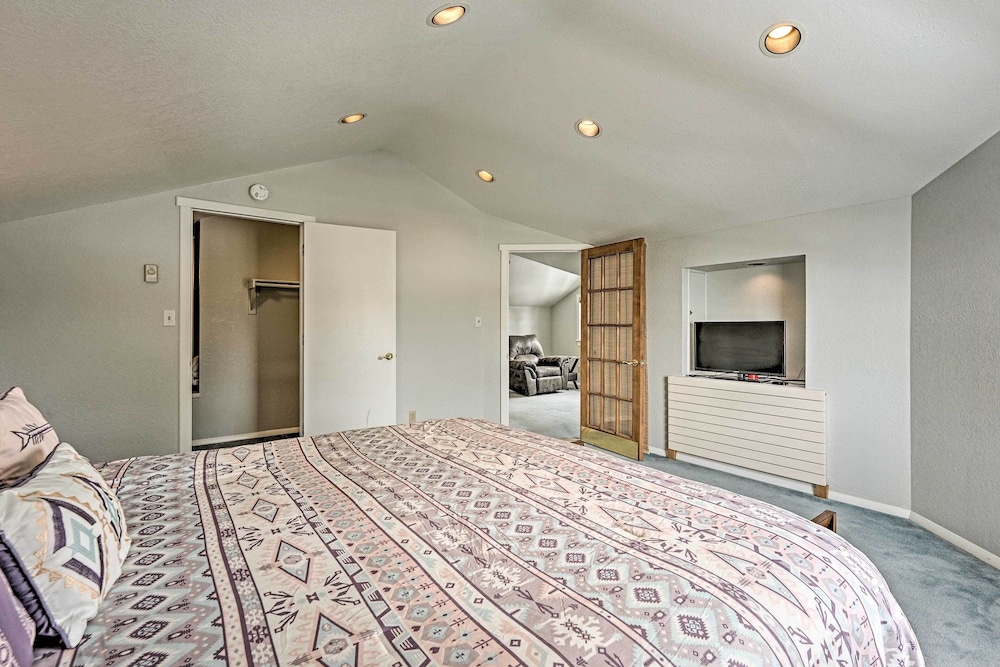 Laramie Home w/ Backyard < 1 Mi to Univ of Wyoming view 2