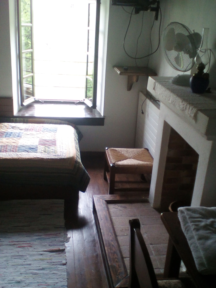 Traditional Guest Home Dimou