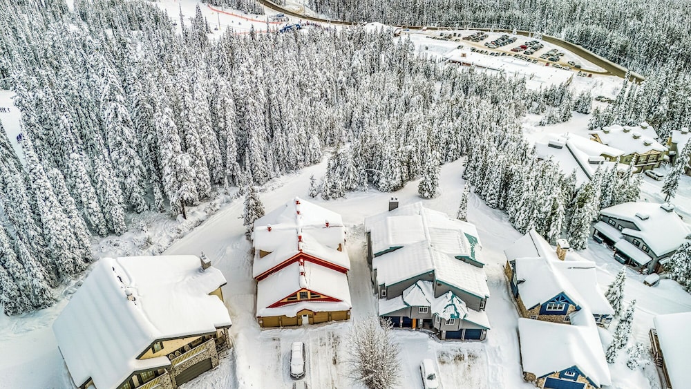 Fresh Tracks Retreat Ski In Out Hot Tub