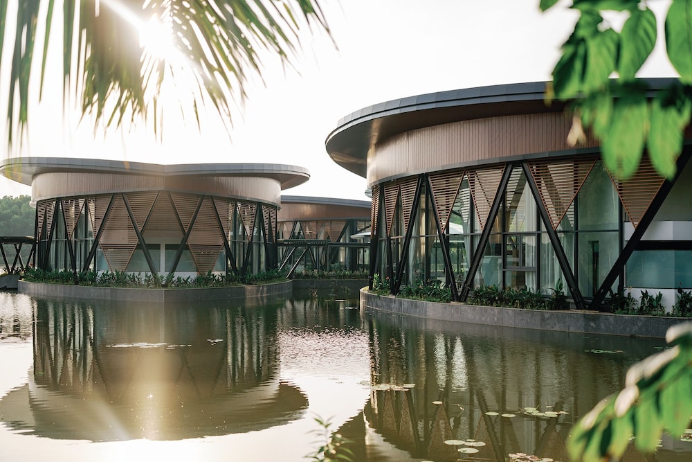 Lamori Resort & Spa