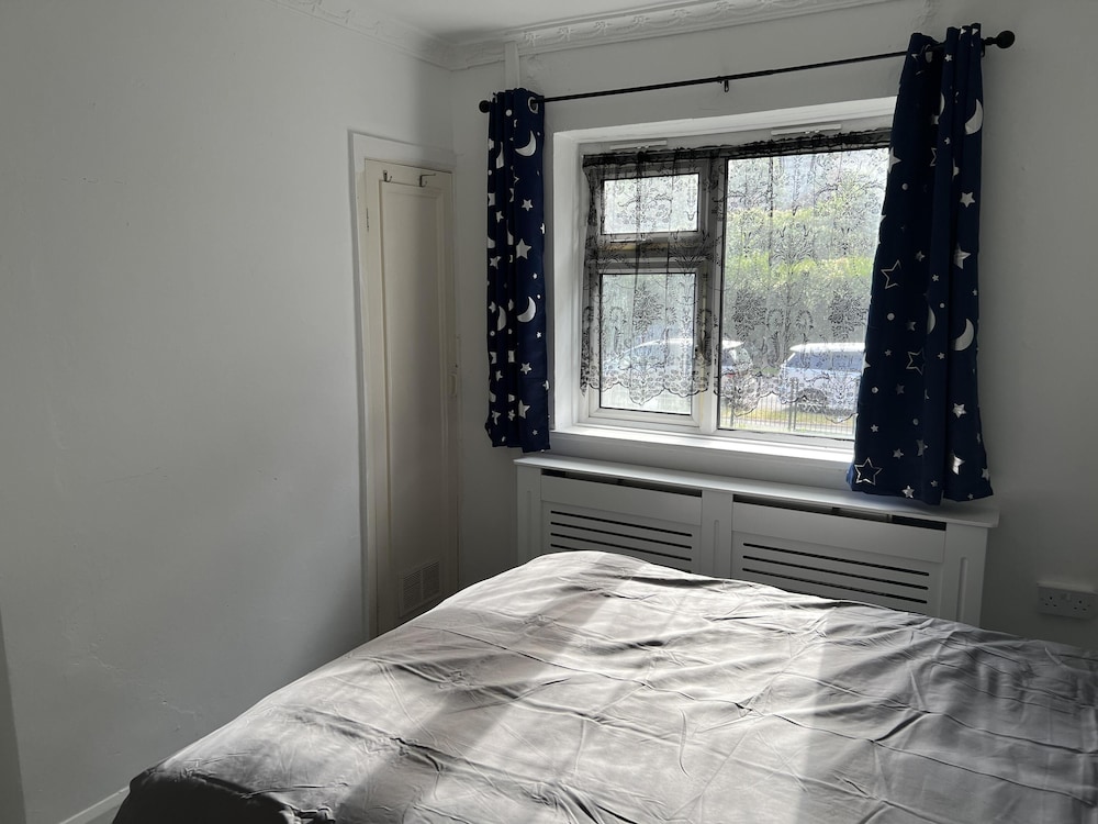 Comfy 2-bedroom Apartment view 2