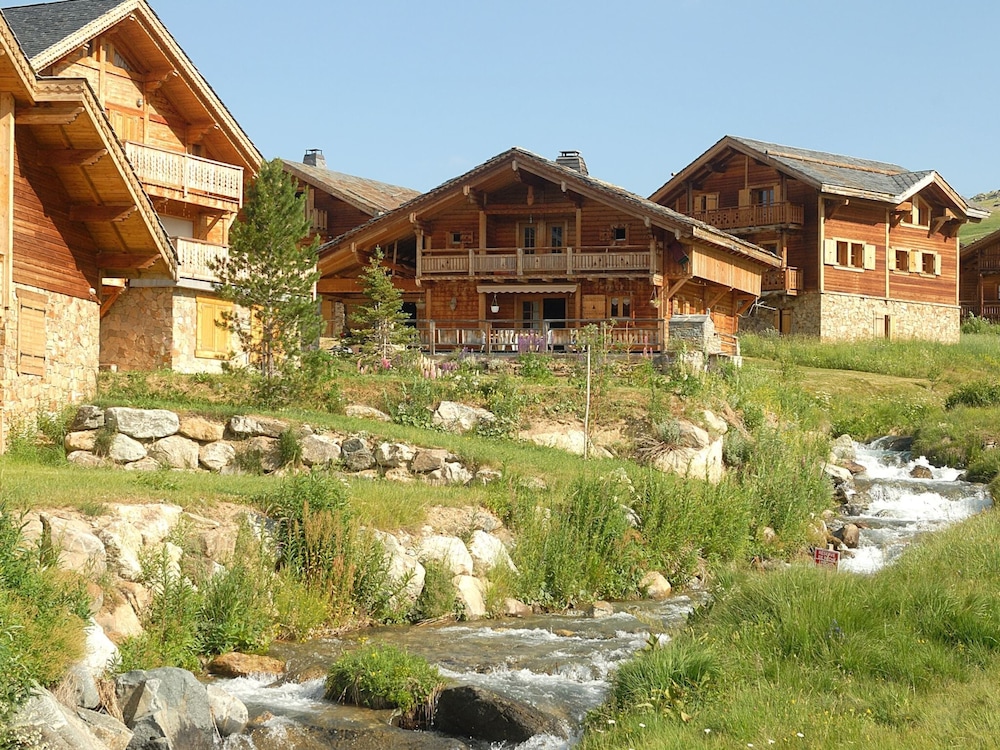 Chalet With Fireplace in Alpe D'huez