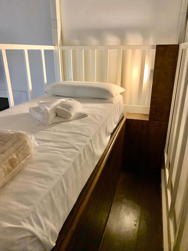 New Generation Hostel Bucharest Center view 5