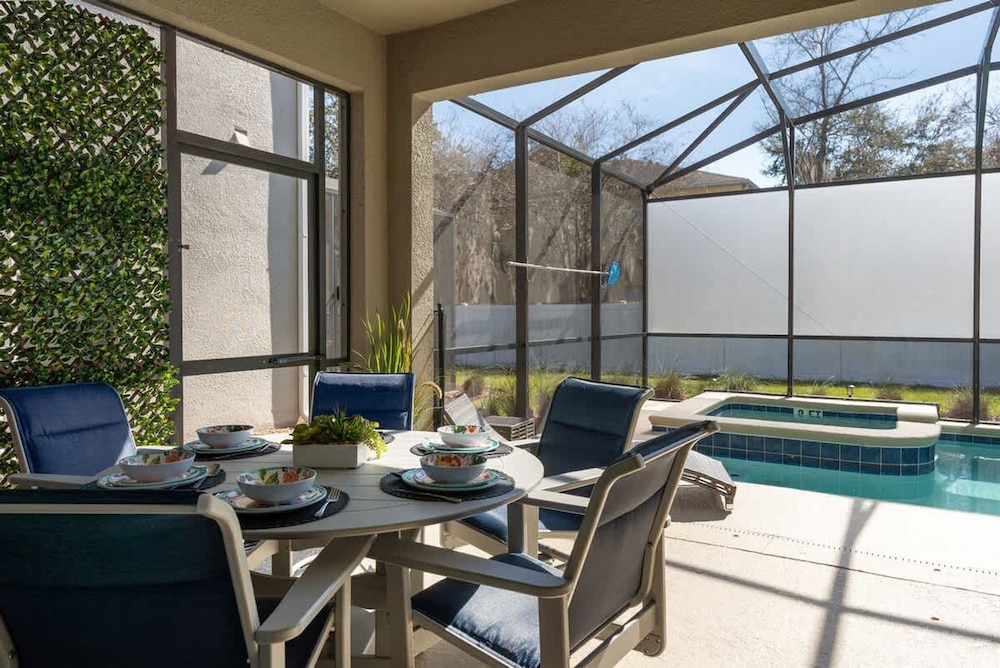 Exclusive Luxe Single Family 6 BR Sl2765