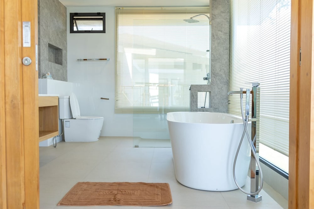 The Salin Seaview Villas