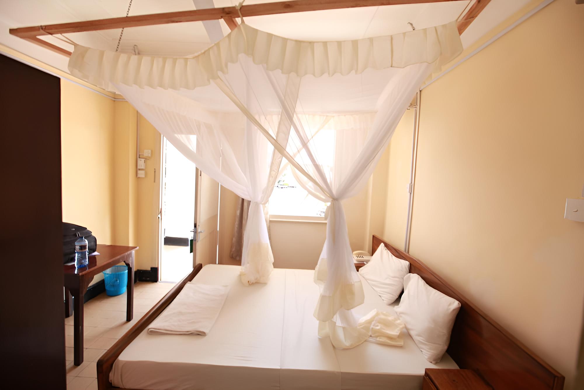 New Palm Tree Hotel