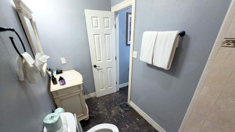 Pool 1st Floor 75 Yards To Beach Value 2 Bedroom Apts