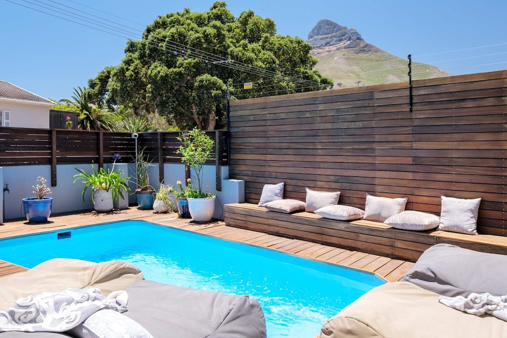 Camps Bay 4bed Villa w Pool Luxe on Central