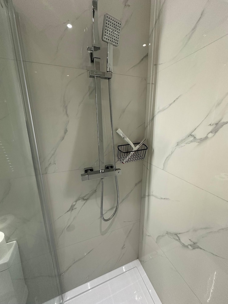 London 1 bed Luxe Flat Ilford Beautiful