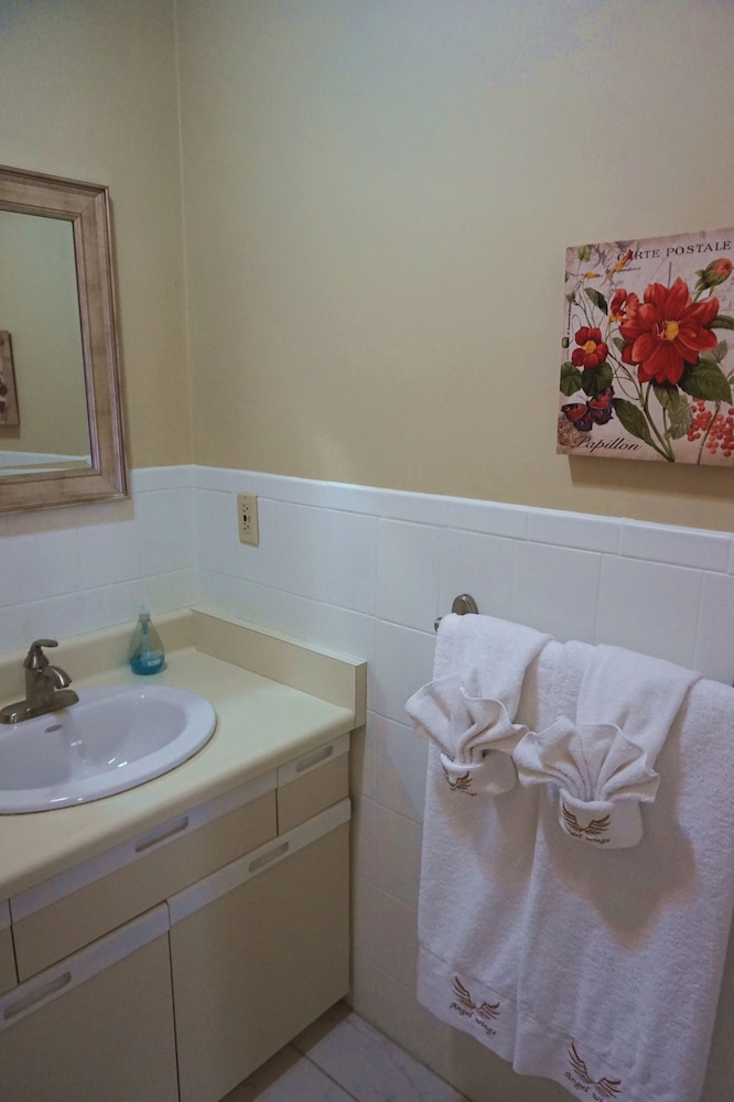 Butterfly Manor Bed & Breakfast