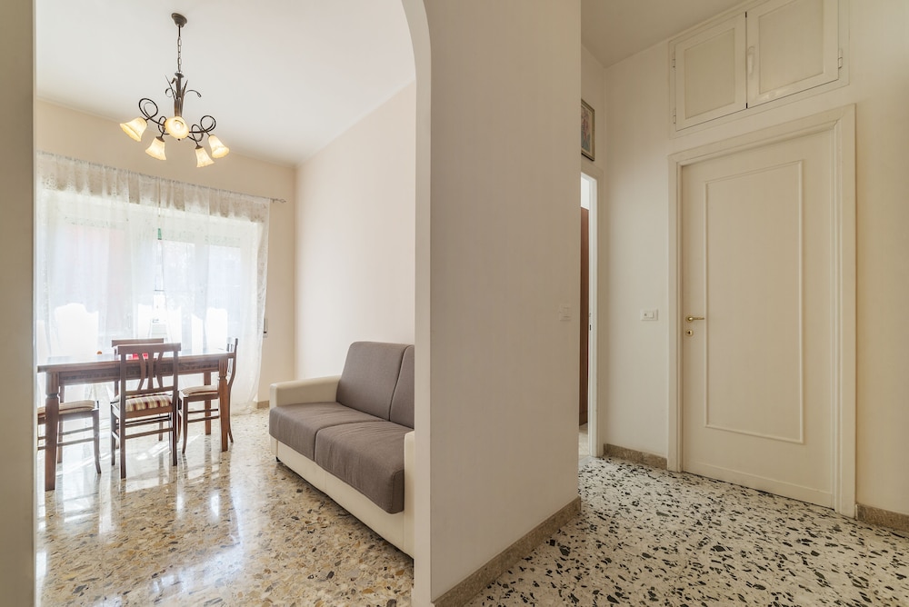 Aurelio Apartment Near the MM Ubaldi