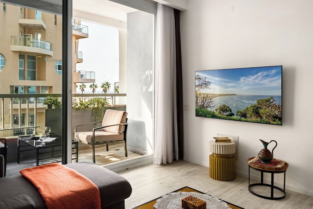 Beachfront Bliss by Sea N' Rent