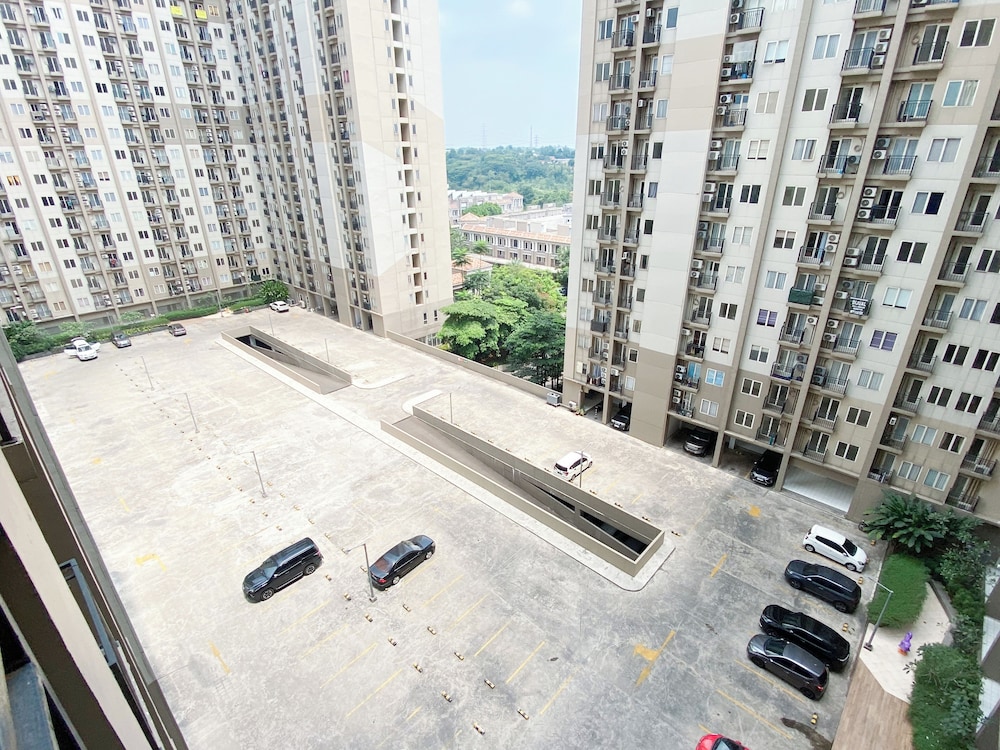 Warm and Homey Studio at Podomoro Golf View Apartment