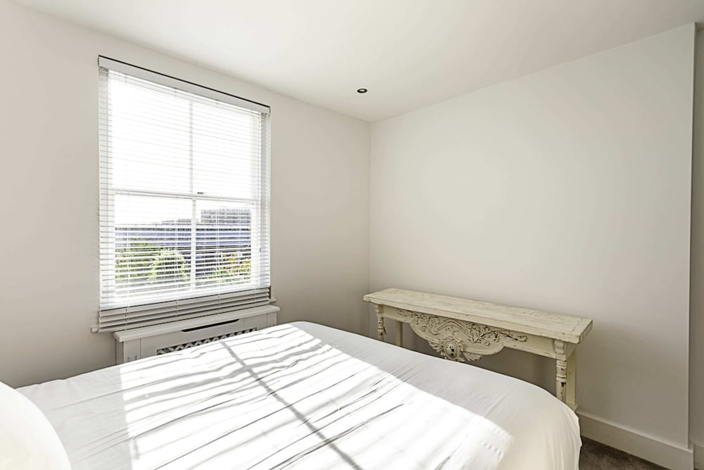Elegant 3 bed Apartment in Earls Court