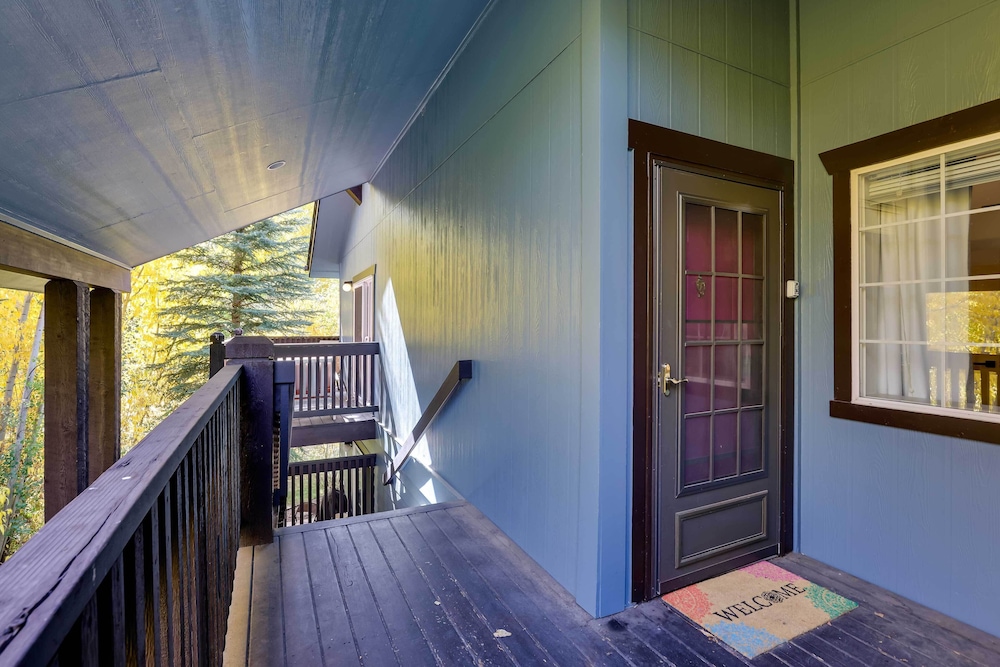 Cozy Steamboat Condo w/ Balcony & Mtn Views!