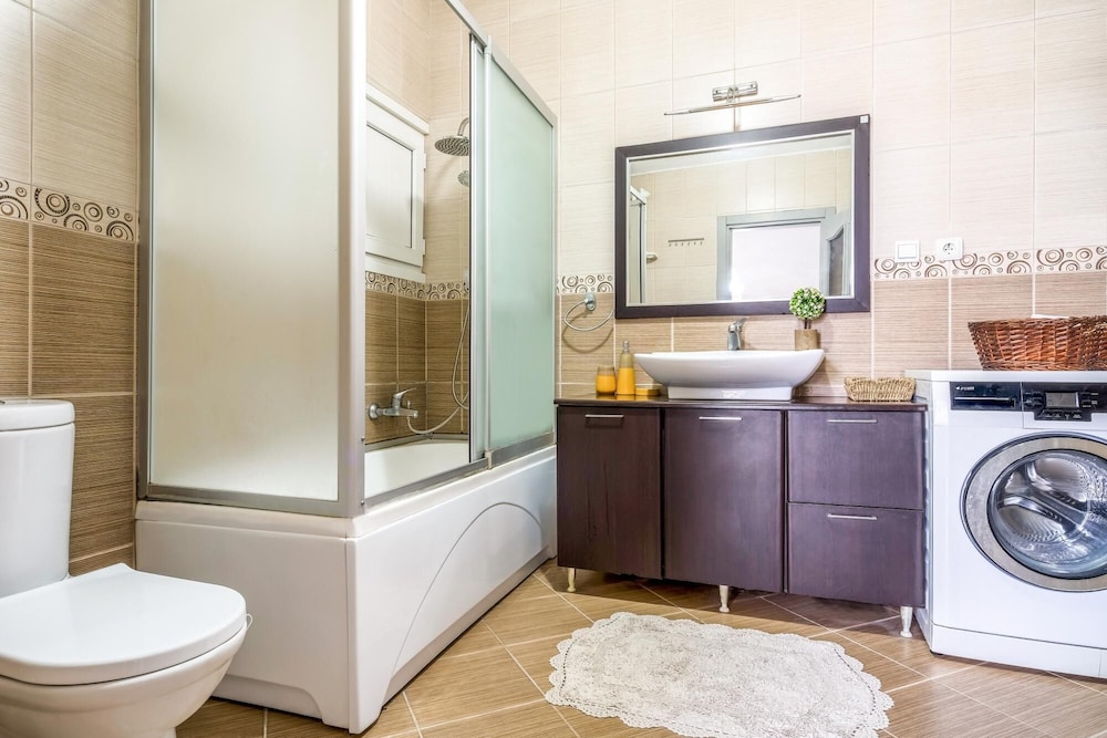 Chic Modern Flat With Terrace in Istanbul Florya