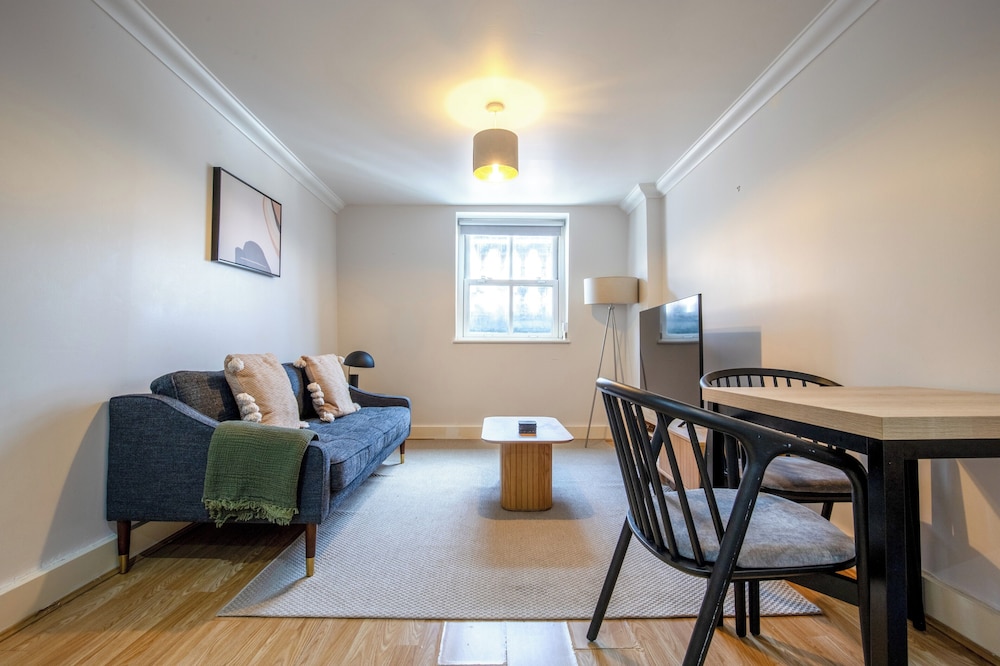 Kensington & Earls Court 1 bed Apartment - 4 Guest