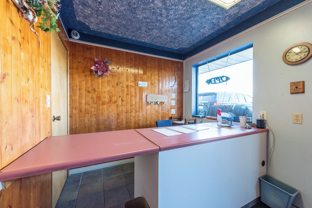 BLUE HORSE MOTEL