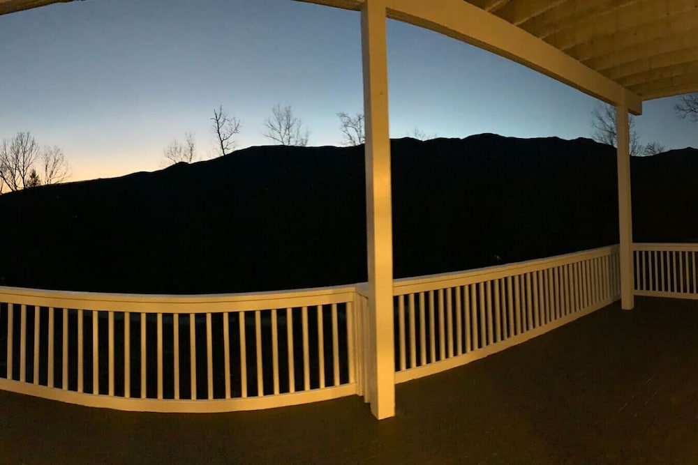 Vacation Home Near Golf Course Hiking Sleeps 20
