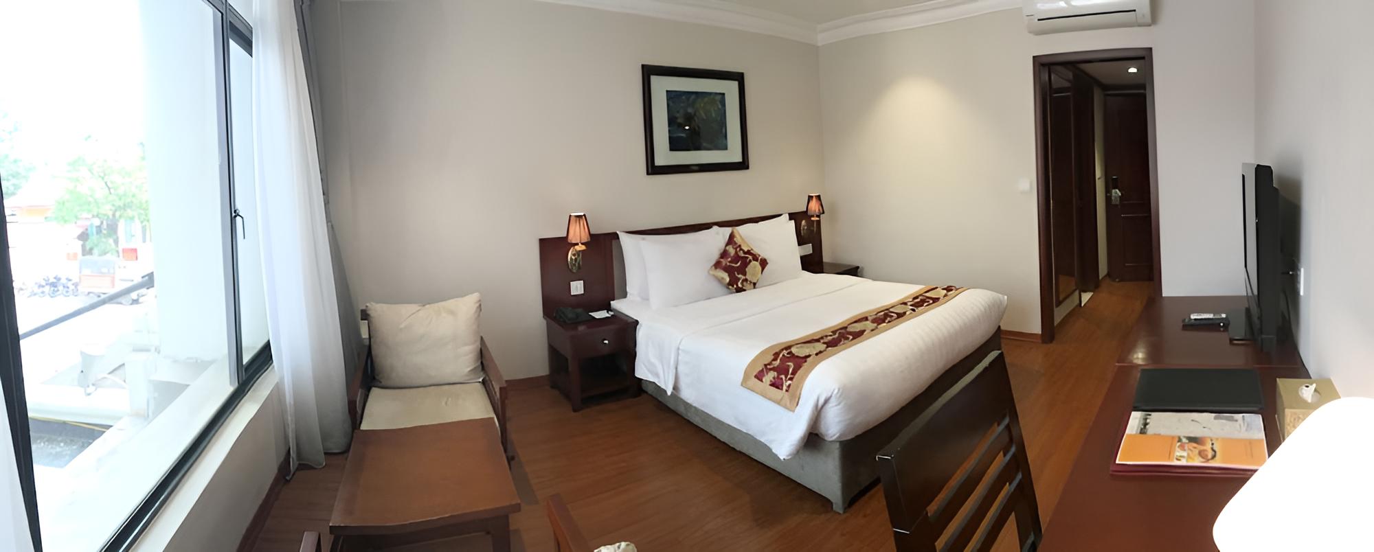 Mon Regency Hotel