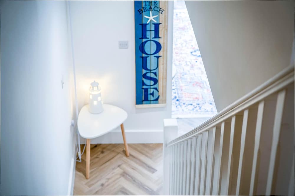 Hatherleigh Drive - 2 Bedroom House - Mumbles